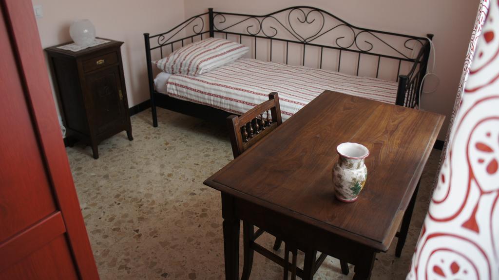 Il Piccione Viaggiatore Banchette D'Ivrea Room photo